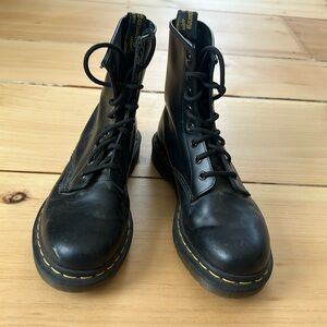 Dr. Martens Boots, Women’s Smooth Leather Lace Up Boots. Worn Twice, Like New!!